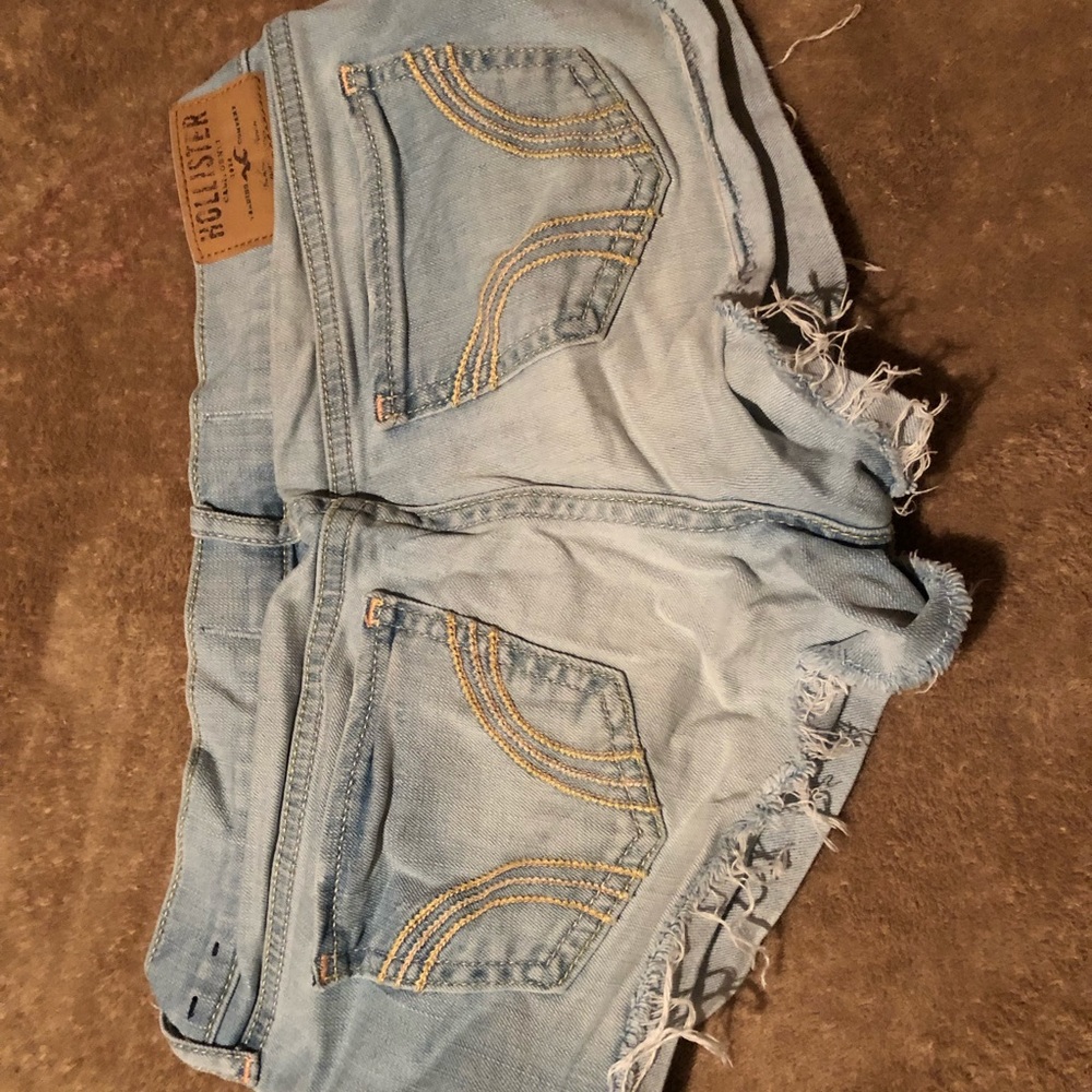 Shorts - Picture 3 of 3